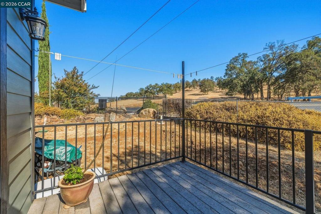 423 Poker Flat Road Property Photo 5