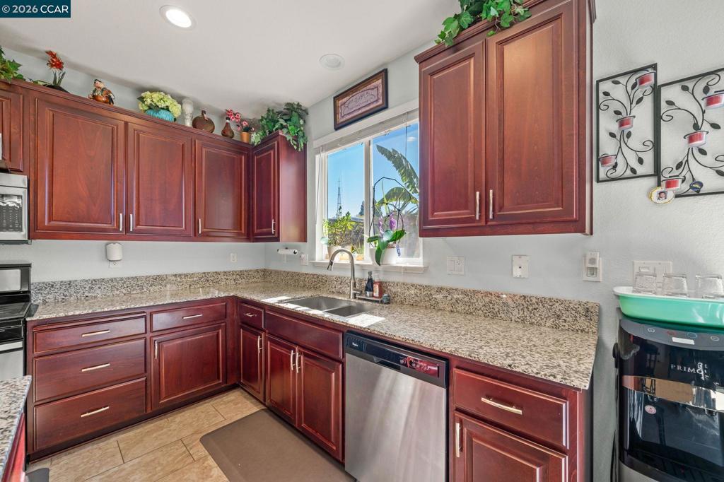 44 Greystone Pl Property Photo 9