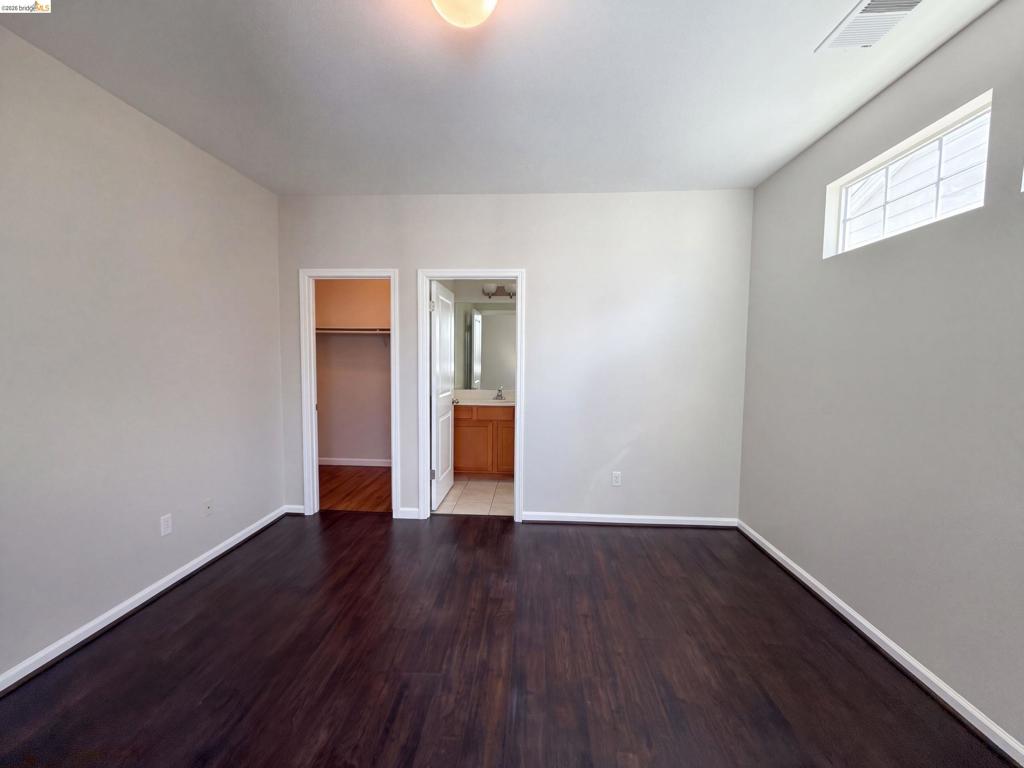 2560 N Village Dr Property Photo 4