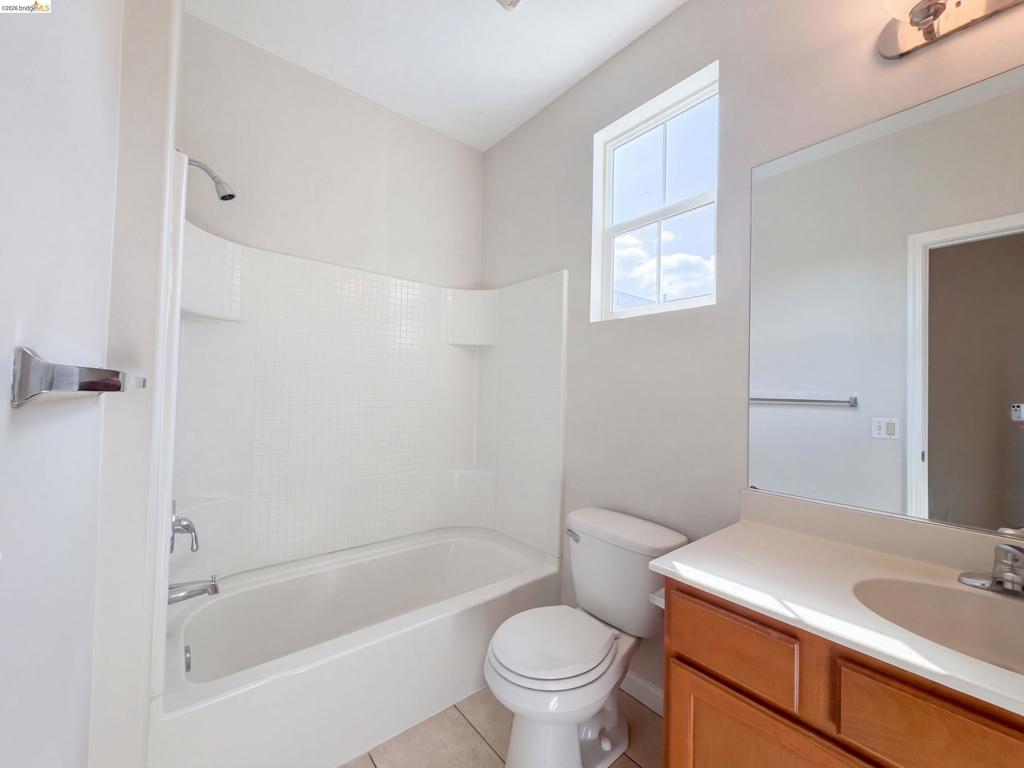 2560 N Village Dr Property Photo 10