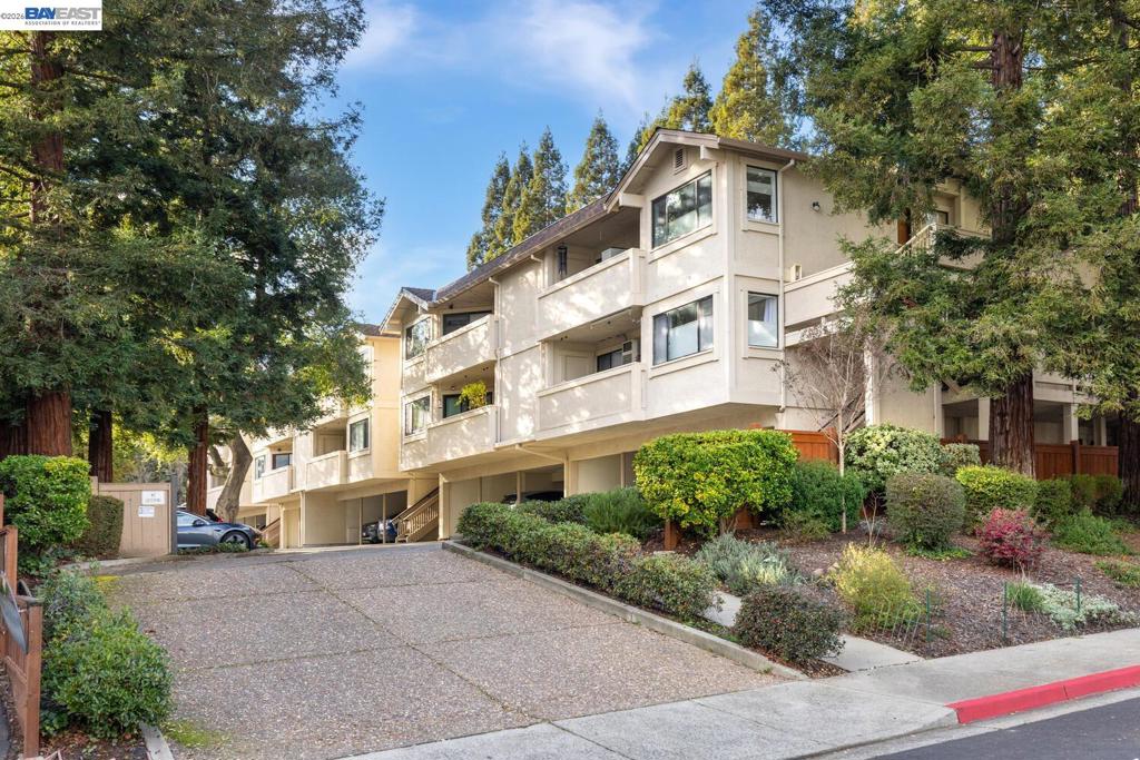 2513 Lucy Lane B Property Photo 1