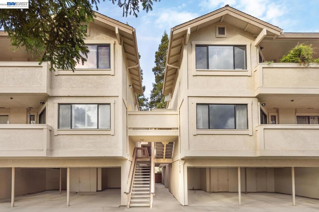 2513 Lucy Lane B Property Photo 2