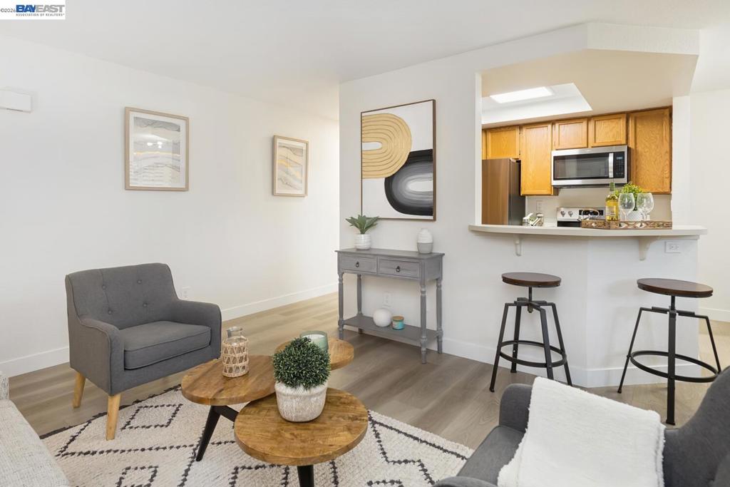 2513 Lucy Lane B Property Photo 8