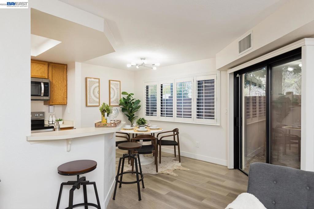 2513 Lucy Lane B Property Photo 9