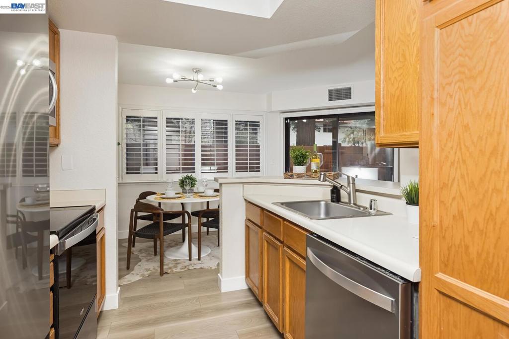 2513 Lucy Lane B Property Photo 15