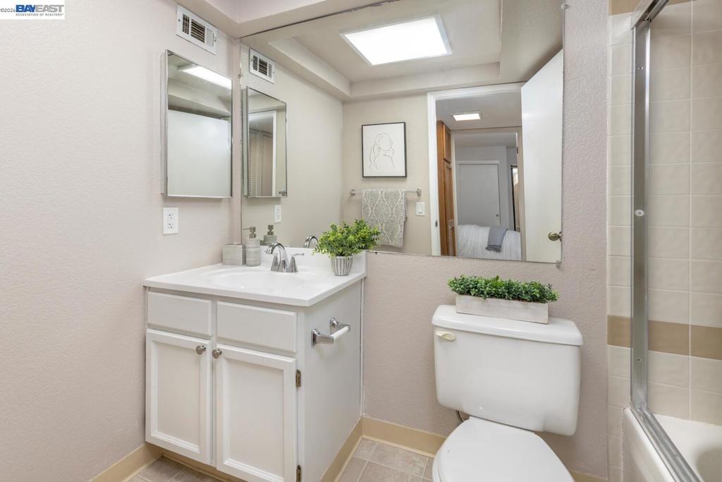 2513 Lucy Lane B Property Photo 25