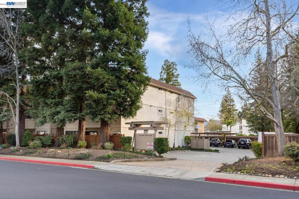 2513 Lucy Lane B Property Photo 28