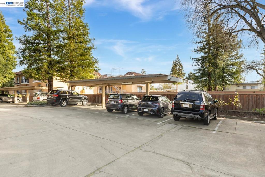 2513 Lucy Lane B Property Photo 29