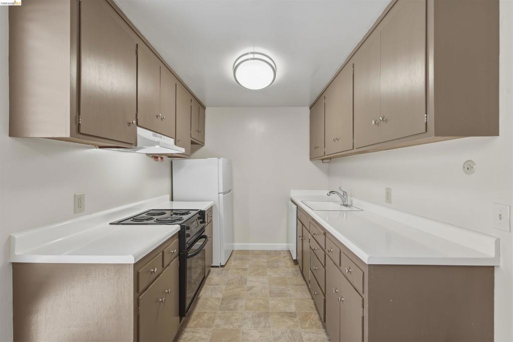 3263 Belmont Ave Property Photo 4
