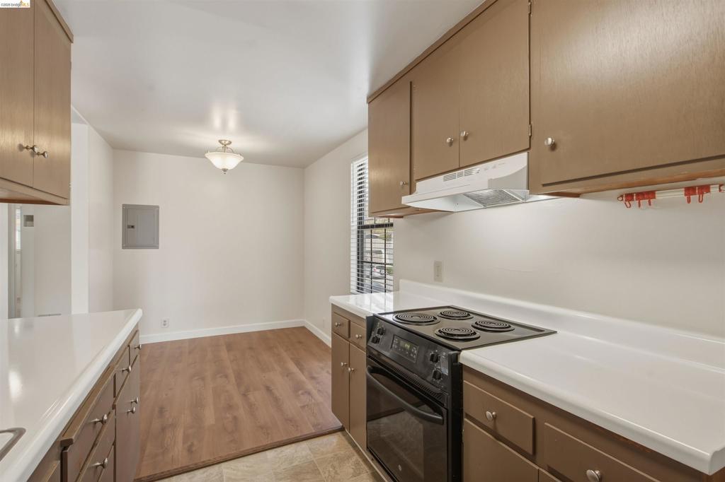 3263 Belmont Ave Property Photo 5