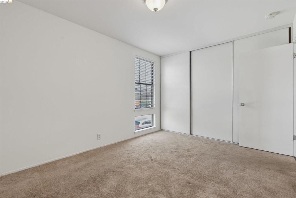 3263 Belmont Ave Property Photo 8