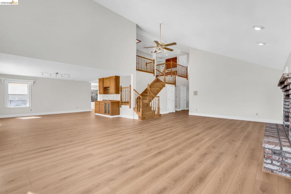 5650 Edgeview Dr Property Photo 14