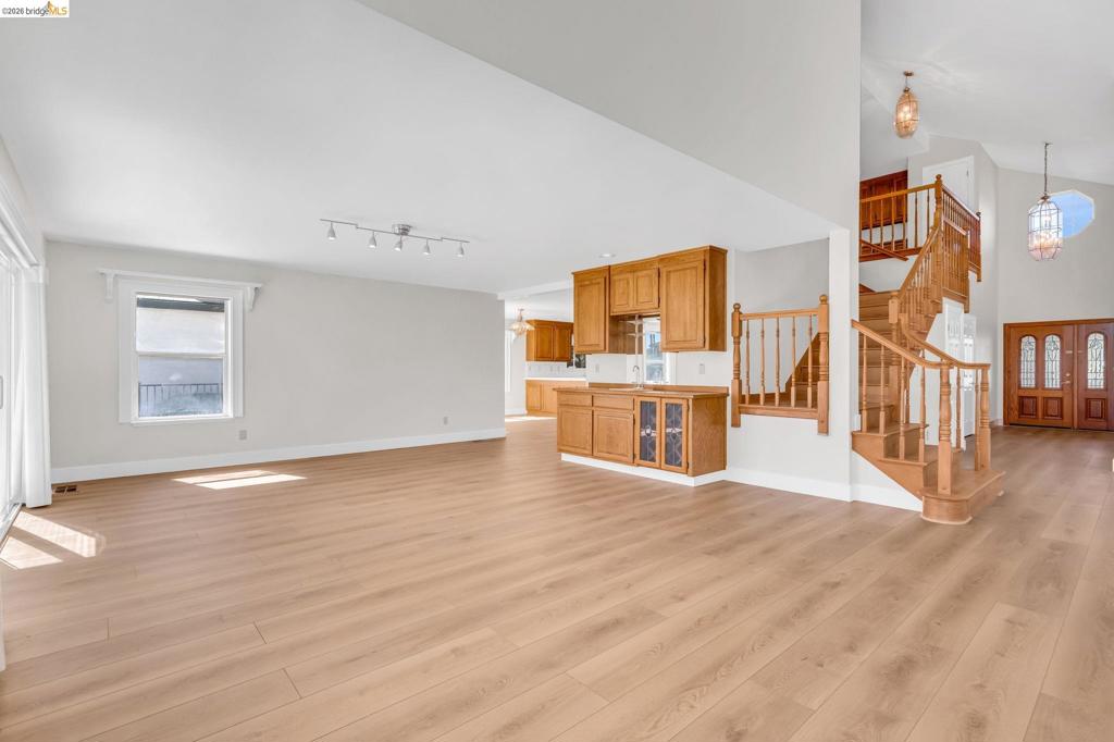 5650 Edgeview Dr Property Photo 16
