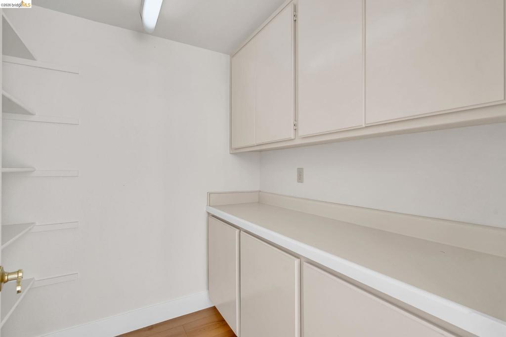 5650 Edgeview Dr Property Photo 29