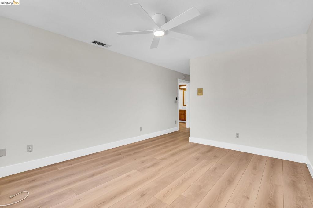 5650 Edgeview Dr Property Photo 36