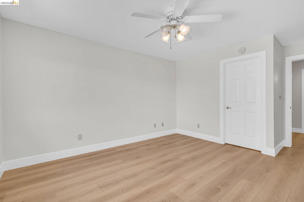 5650 Edgeview Dr Property Photo 40