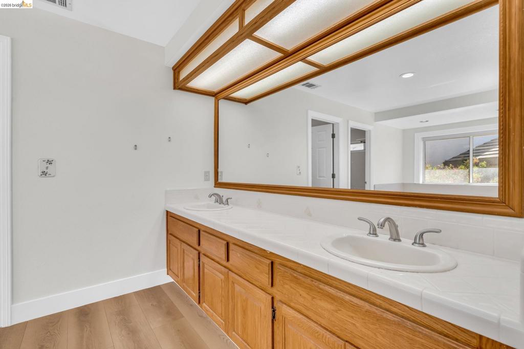 5650 Edgeview Dr Property Photo 47