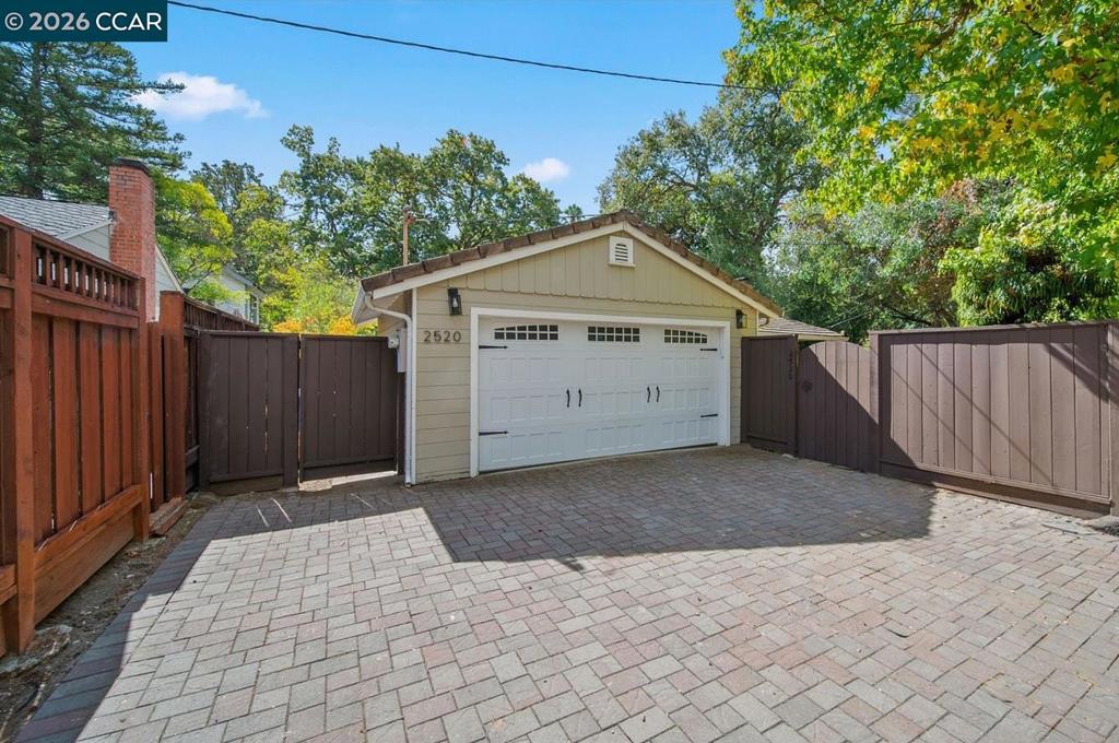 2520 San Miguel Dr Property Photo 1