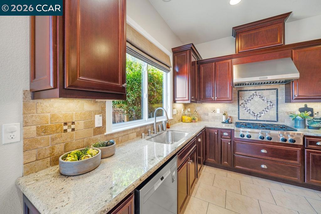 24 Promontory Place Property Photo 11