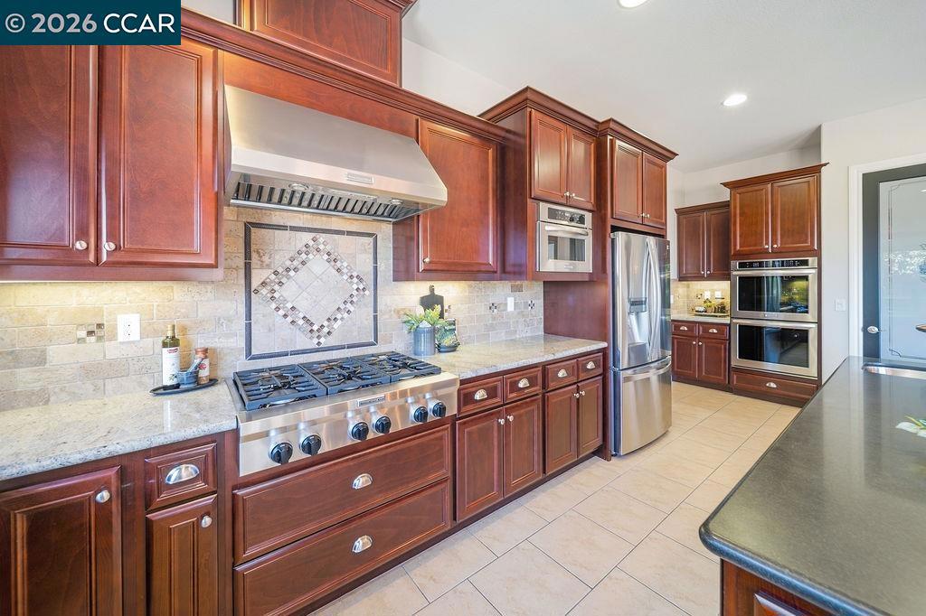 24 Promontory Place Property Photo 12