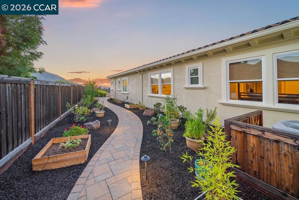 24 Promontory Place Property Photo 45