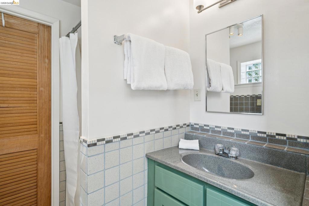 6120 N Arlington Blvd Property Photo 45