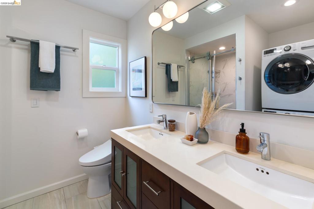 1048 Kains Ave Property Photo 22