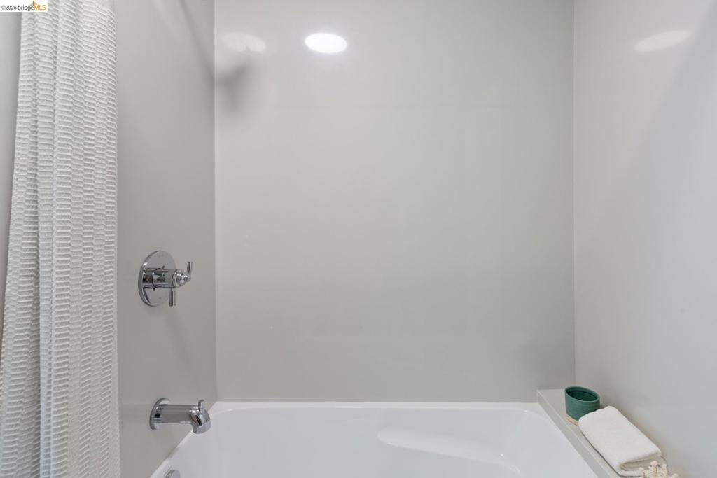 1048 Kains Ave Property Photo 34