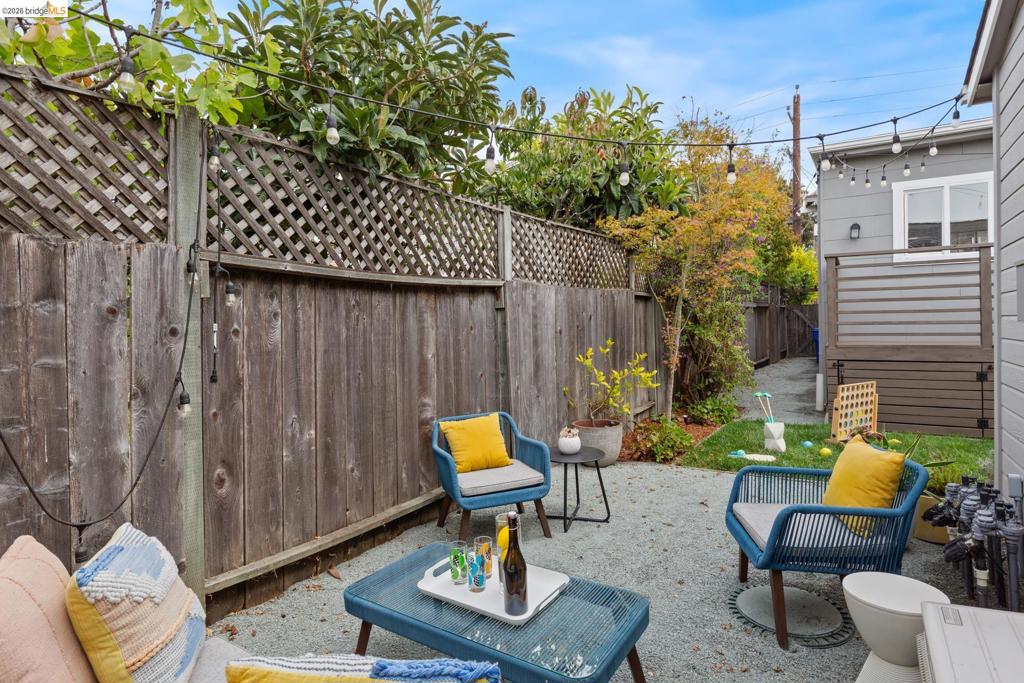 1048 Kains Ave Property Photo 40