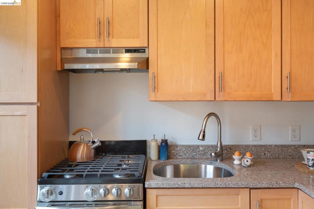 1048 Kains Ave Property Photo 50