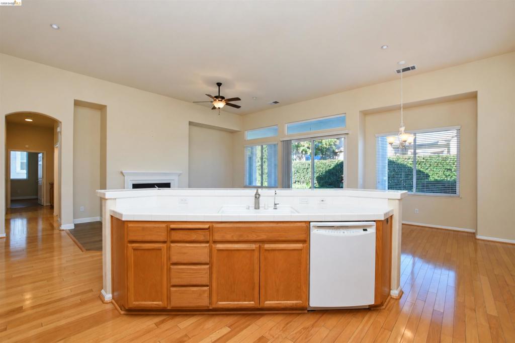 1587 Regent Dr Property Photo 15