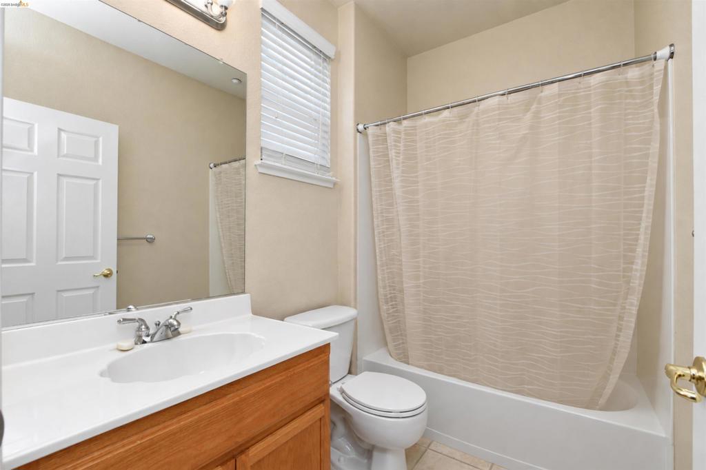 1587 Regent Dr Property Photo 22