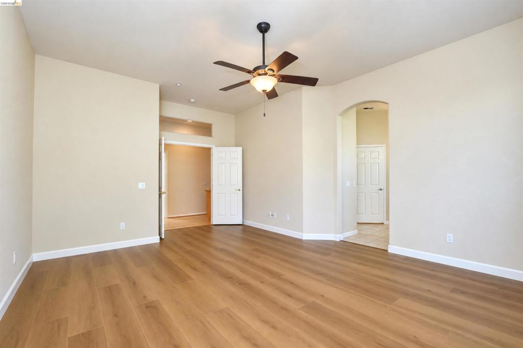 1587 Regent Dr Property Photo 24