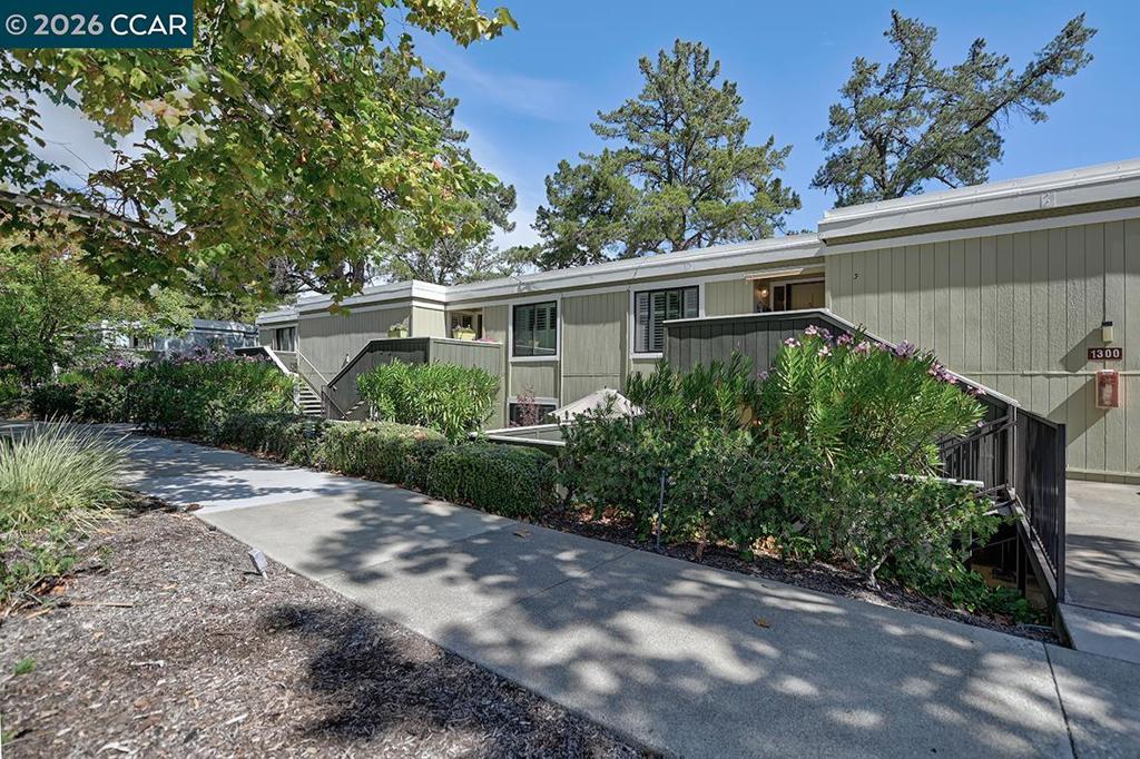 1300 Running Springs Rd 6 Property Photo 2