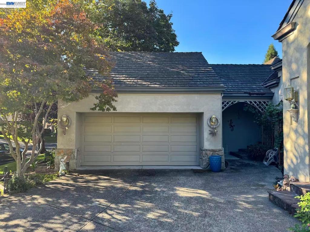 3236 Blackhawk Meadow Dr Property Photo 4