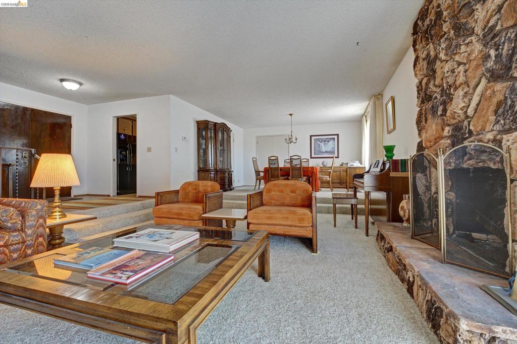 5861 Balmoral Dr Property Photo 6