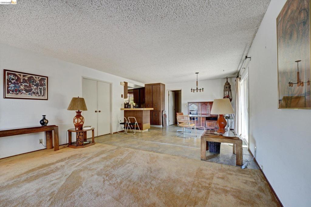 5861 Balmoral Dr Property Photo 14