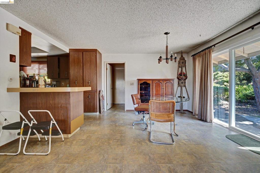 5861 Balmoral Dr Property Photo 16