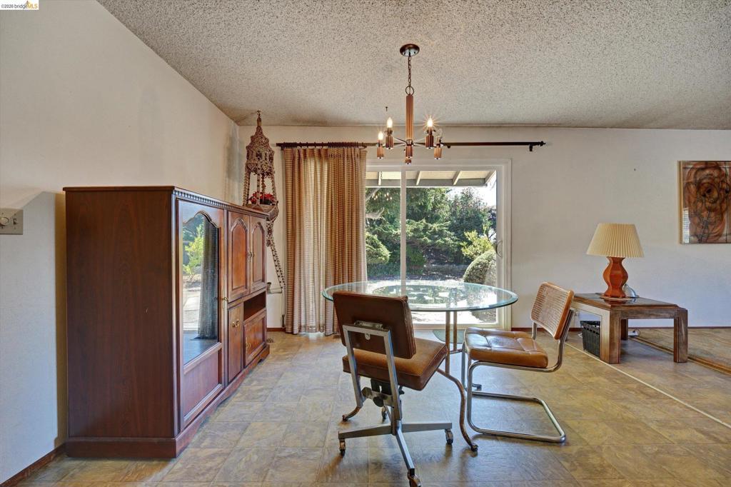 5861 Balmoral Dr Property Photo 17