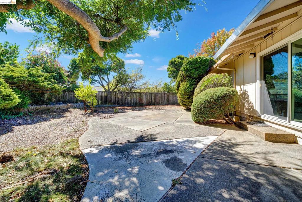 5861 Balmoral Dr Property Photo 21