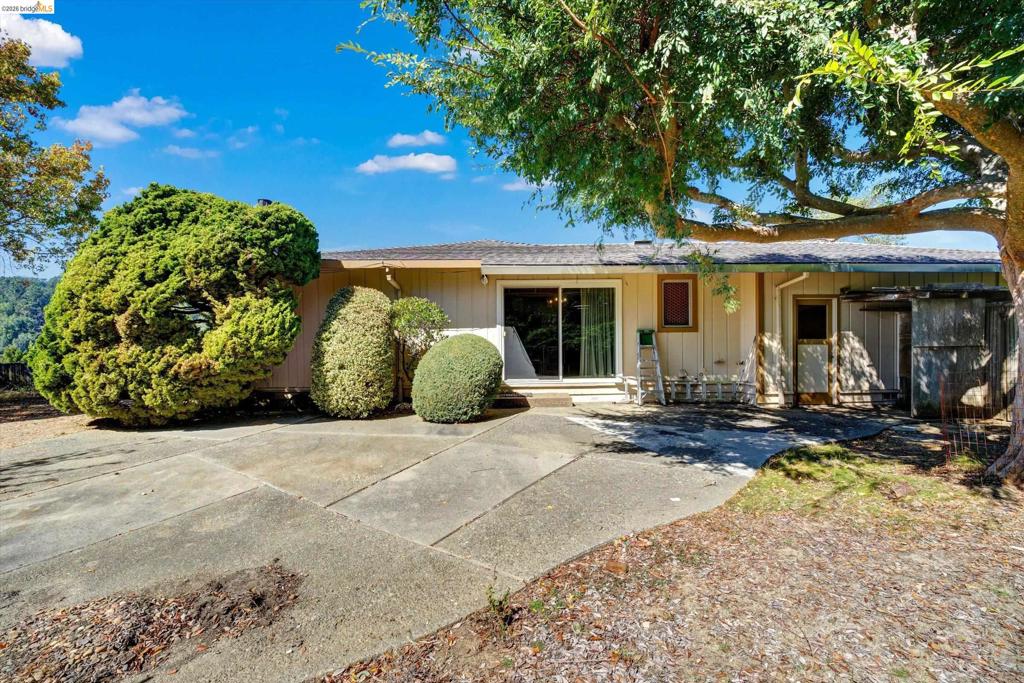 5861 Balmoral Dr Property Photo 22