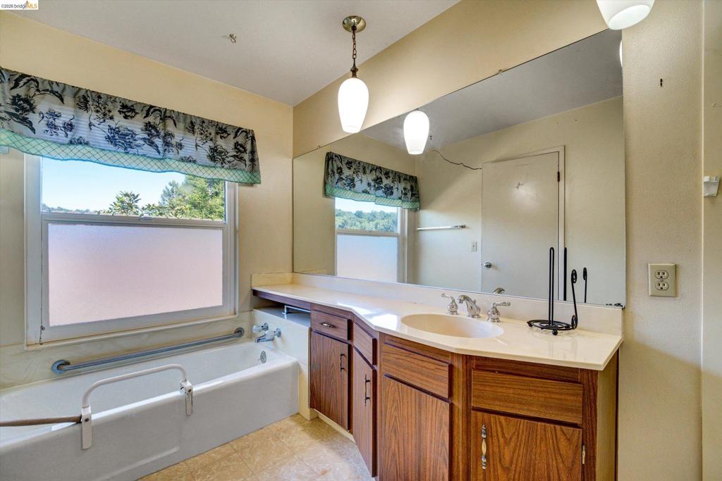 5861 Balmoral Dr Property Photo 30