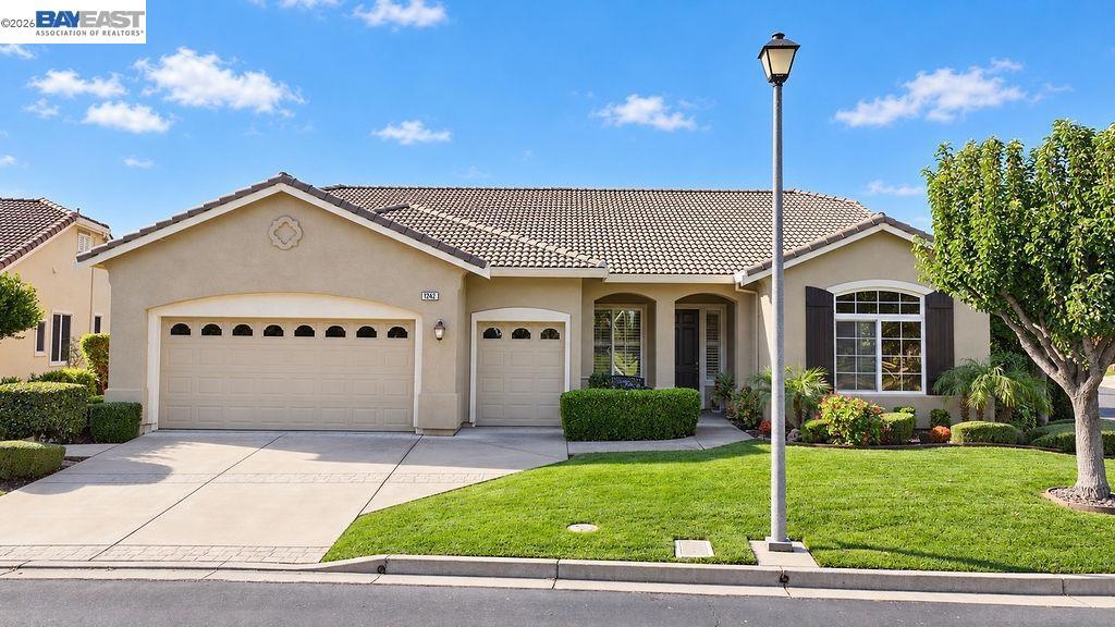 1242 Flores Way Property Photo 1