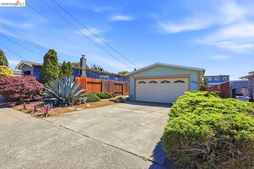 1530 Stuart St Property Photo 2