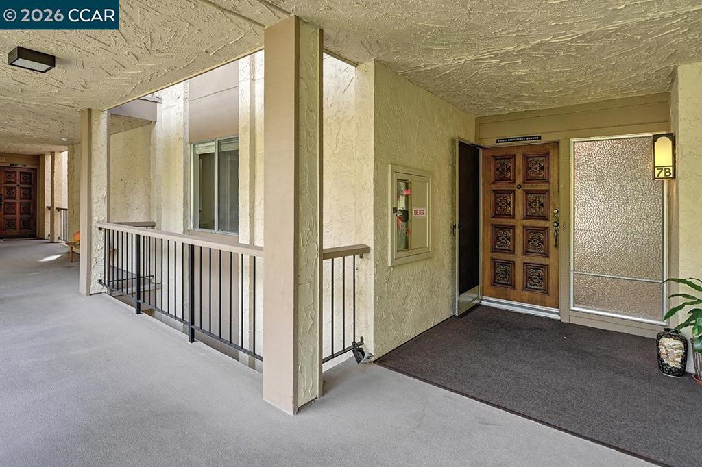 1129 Avenida Sevilla 7b Property Photo 3