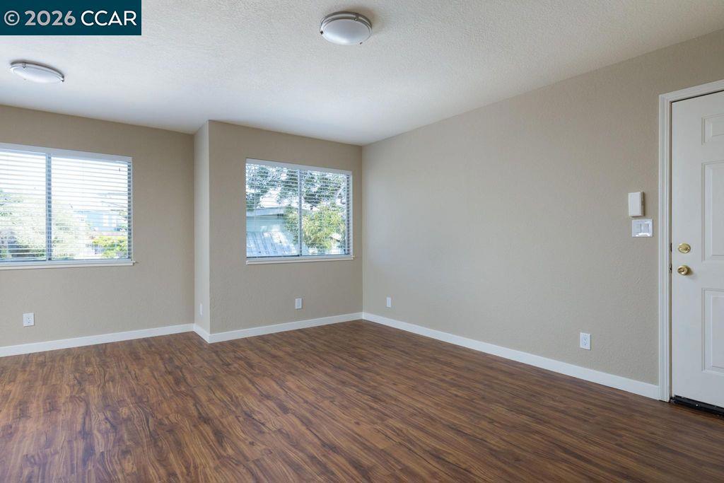 4800 Bayview Ave Property Photo 6