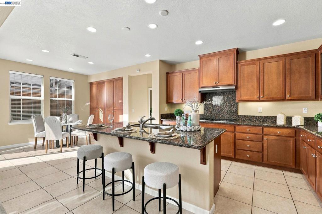 692 W Refinado Way Property Photo 8