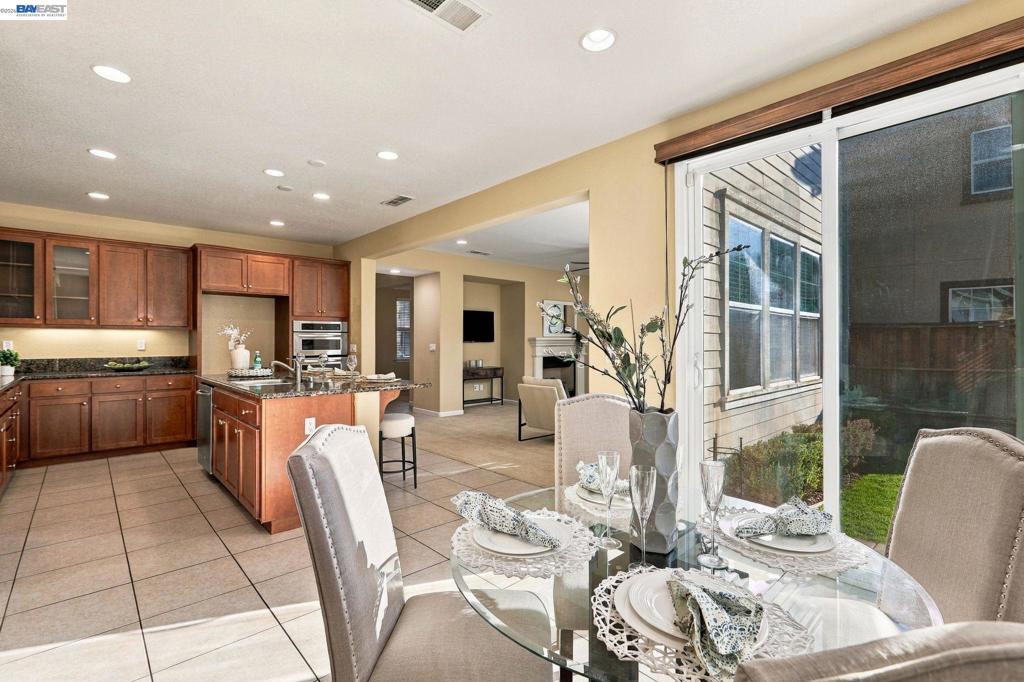 692 W Refinado Way Property Photo 10