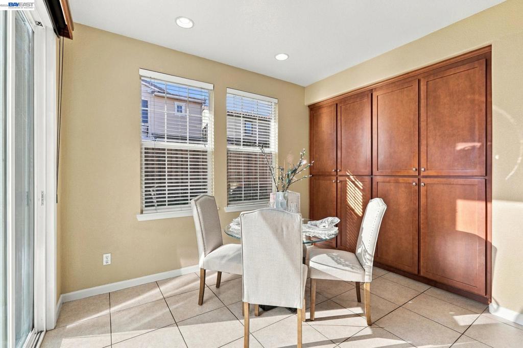 692 W Refinado Way Property Photo 11