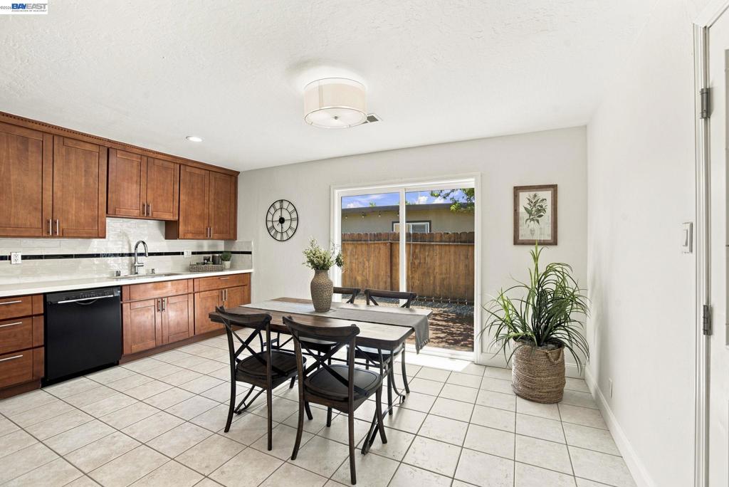 54 Lakeview Drive Property Photo 18